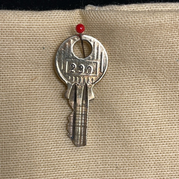 #230 Authentic Louis Vuitton lock & key - Picture 7 of 7